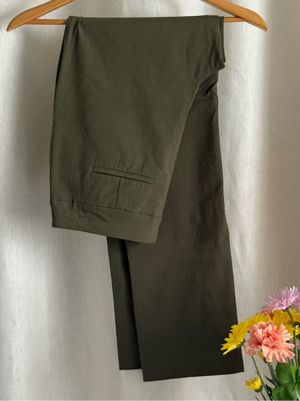 NWOT Chico's Deep Olive Green Straight Leg Pull On Stretch Pants 1.5R US 10